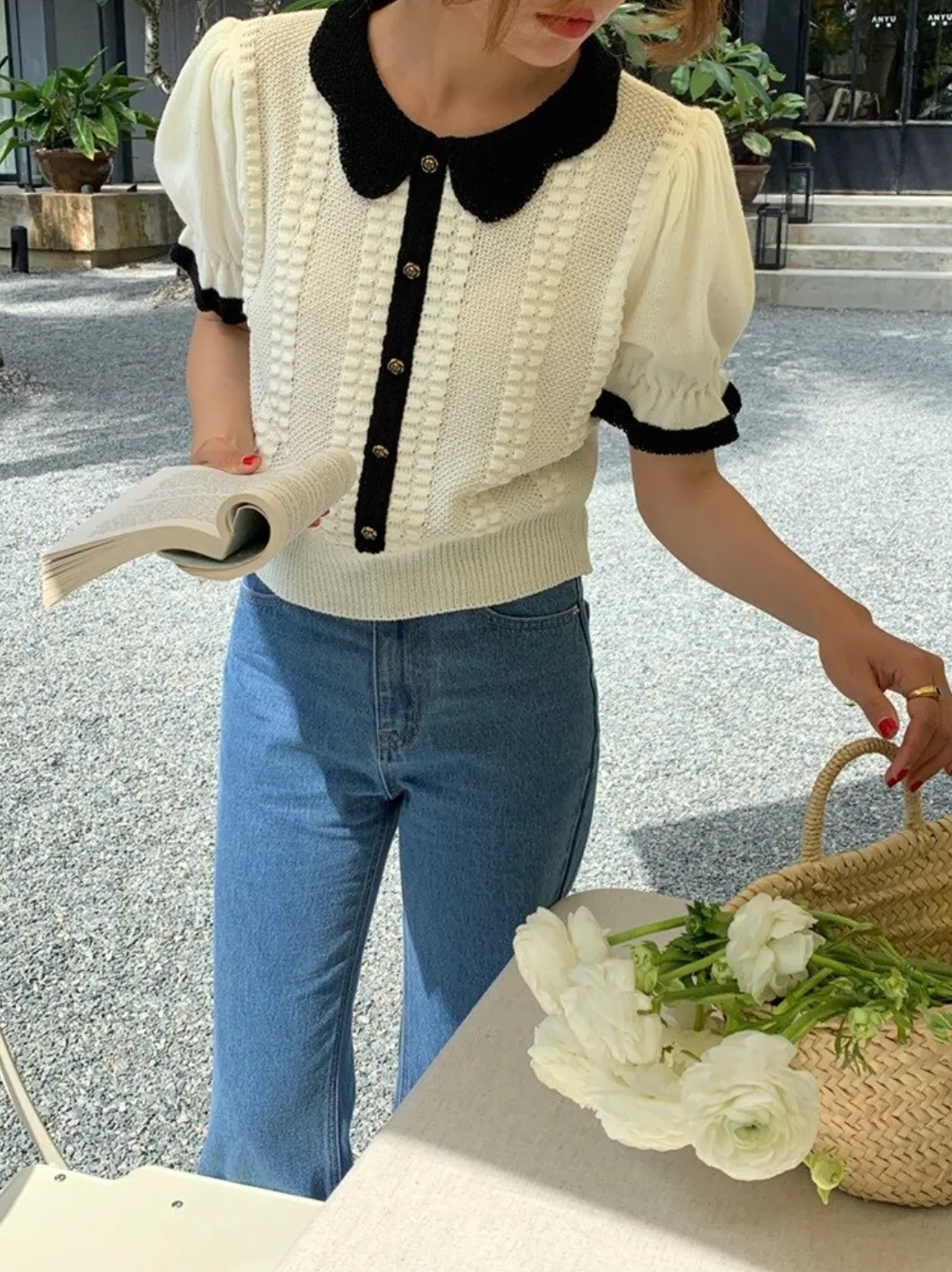 [Korean Style] Contrast Color Collared Crochet Crop Knit Top